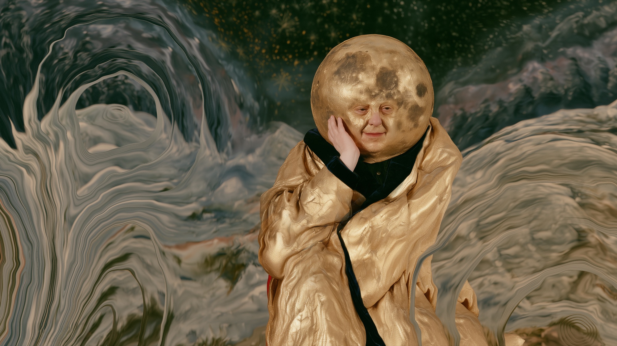 Moonman, marmoriert: Der Hintergrund hinter der Figur ist zu Wirbeln und Wellen verformt, die Figur selbst bleibt erhalten